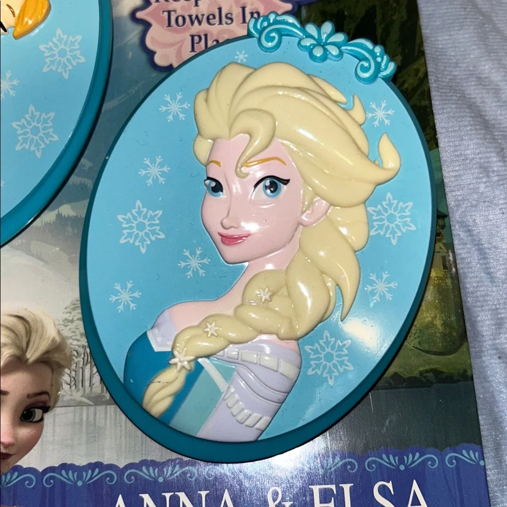 Disney Frozen Anna and Elsa 4 Inch Towel Clips 2015